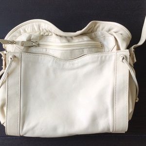 Brio Vintage handbag in soft cream leather.